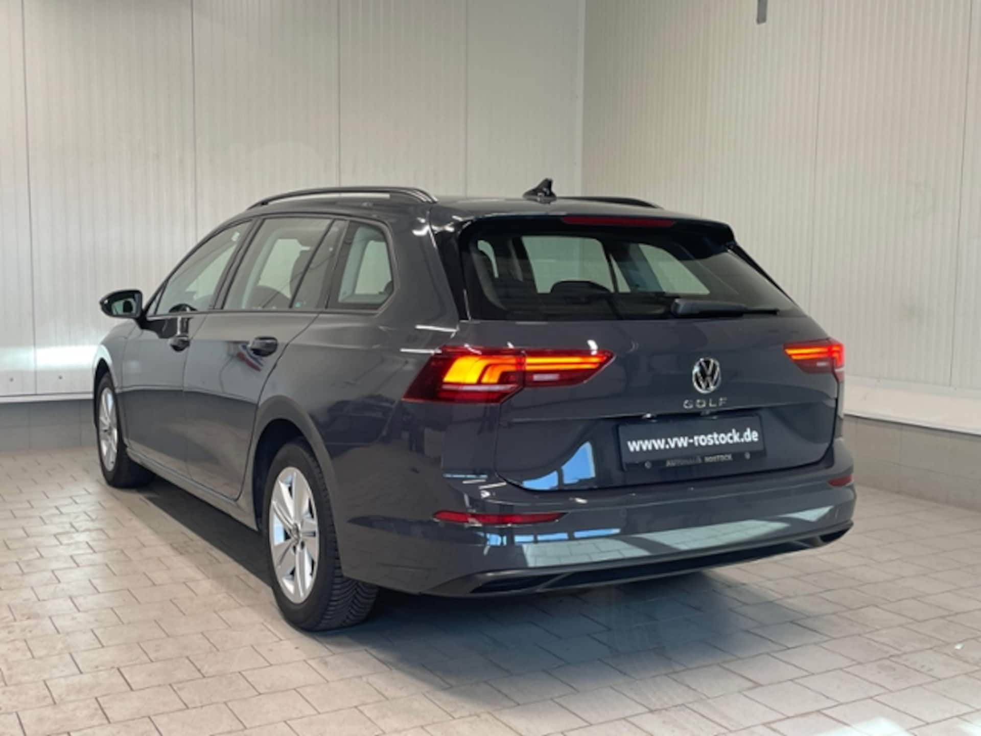 Volkswagen Golf Variant Life