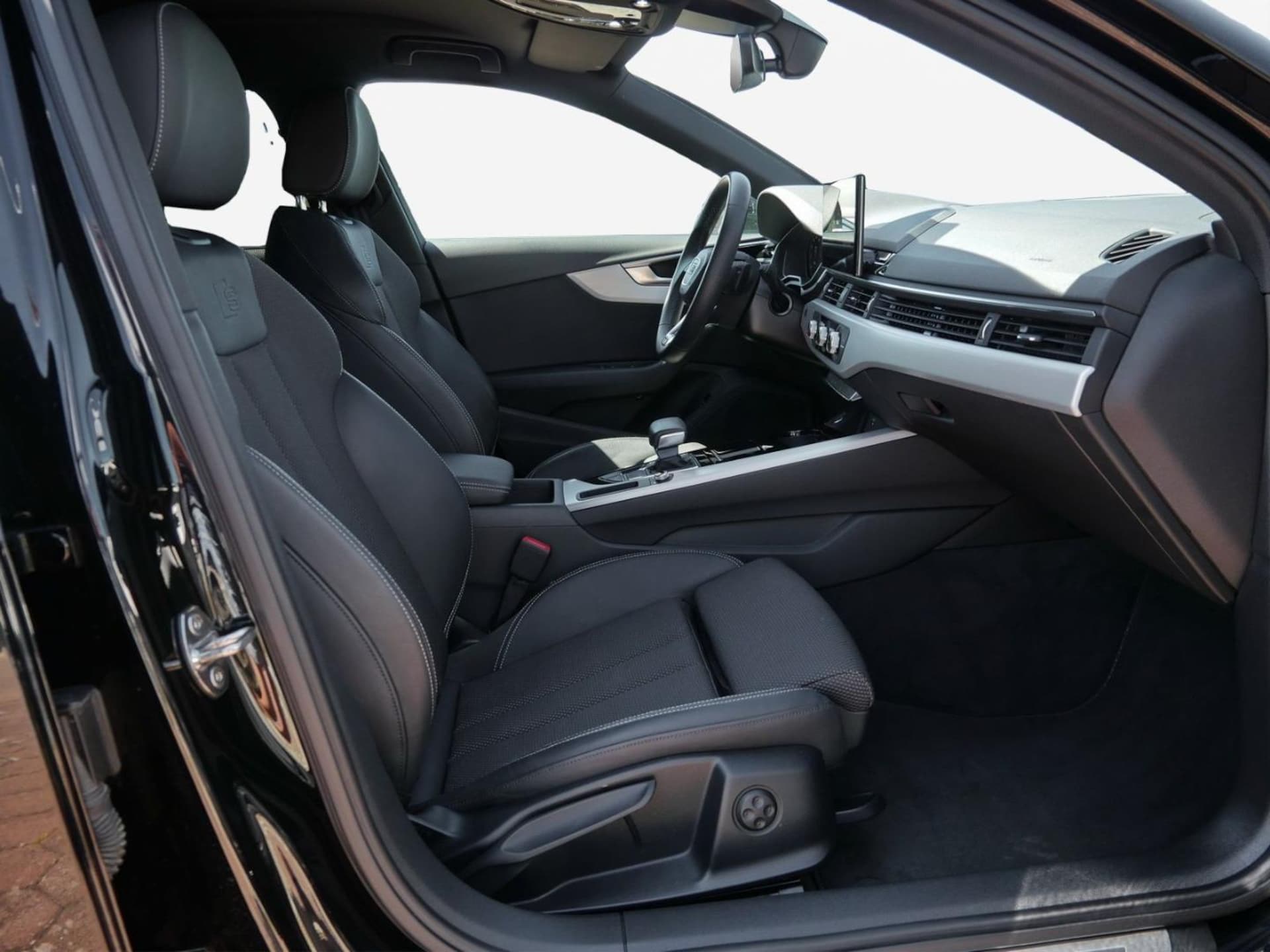 Audi A4 Avant S line