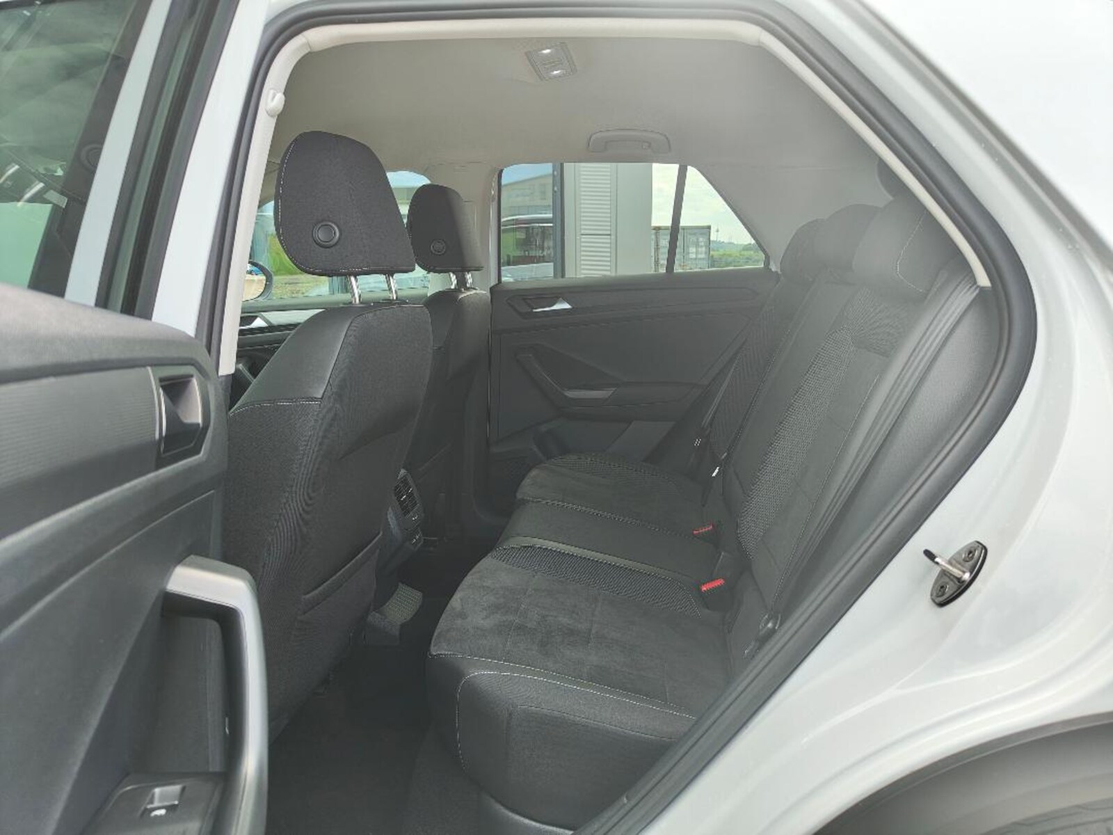 Volkswagen T-Roc – Bild 12