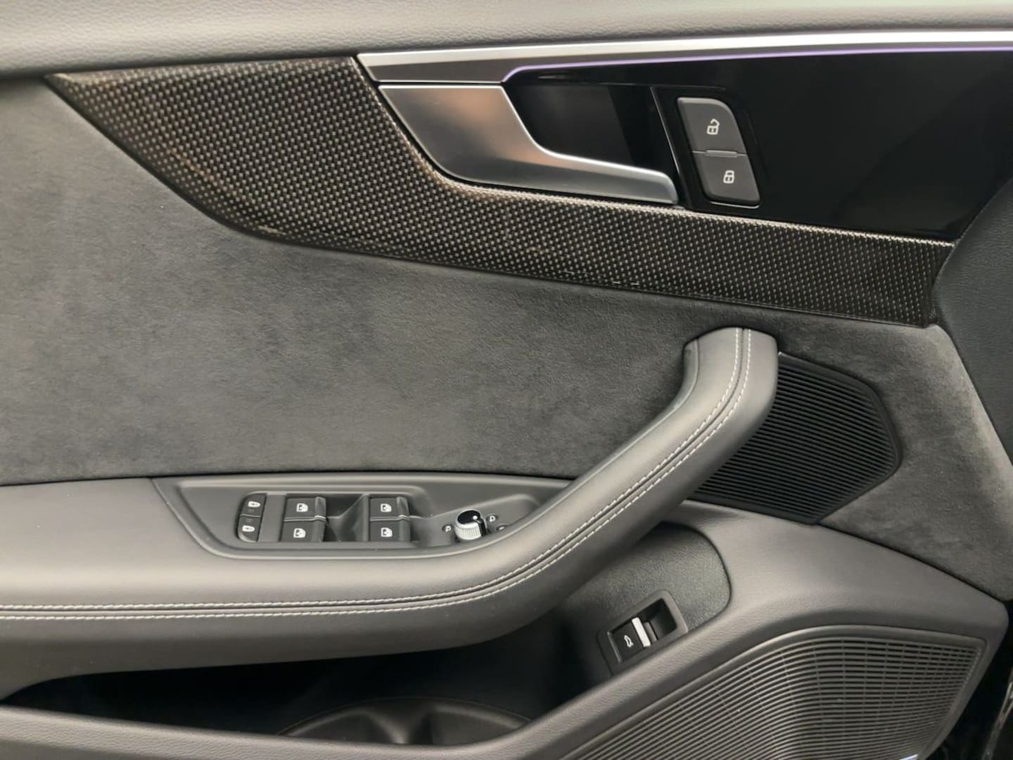 Bild über Audi S4 Avant TDI quattro tiptronic - für weitere Informationen kontaktieren Sie den Audi Partner