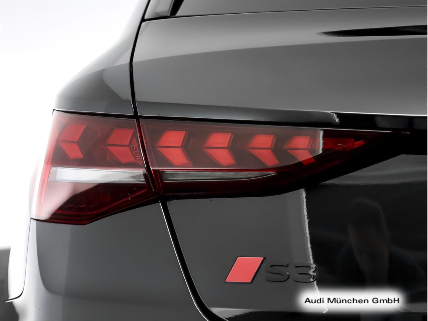 Bild über Audi S3 Sportback TFSI quattro S tronic - für weitere Informationen kontaktieren Sie den Audi Partner