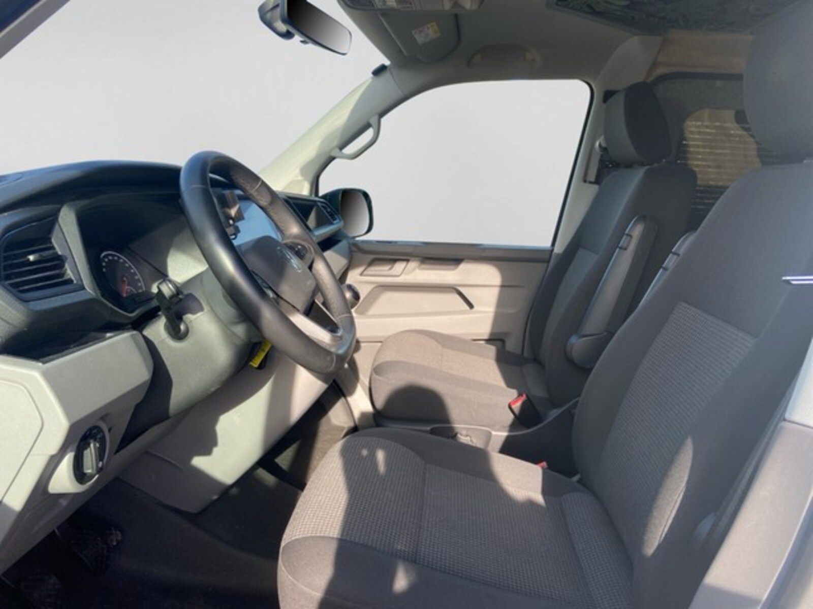 Volkswagen T6.1 Transporter Kasten langer Radstand – Bild 10