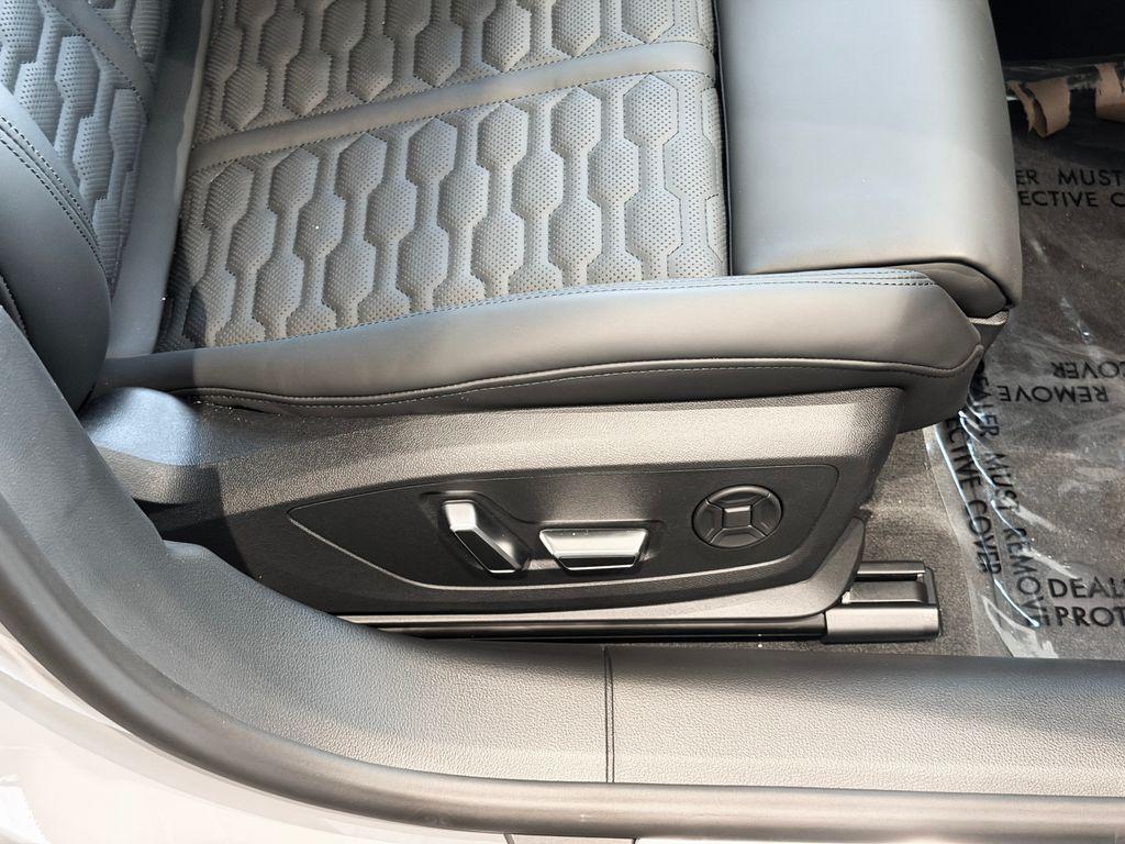 2025 Audi RS 7 Base - Photo 28
