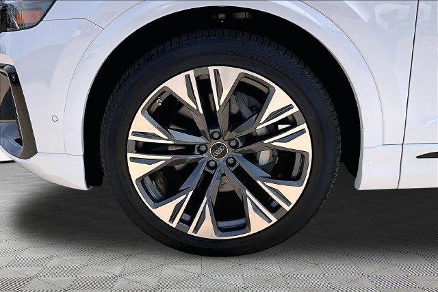 2026 Audi Q8 Premium Plus - Photo 8