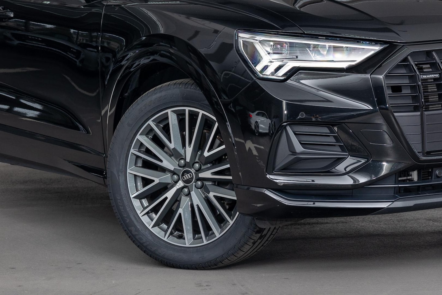 Image about Audi Q3 40 TFSI quattro S tronic