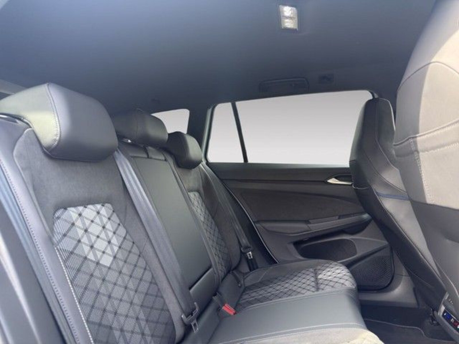 Volkswagen Golf Variant – Bild 12