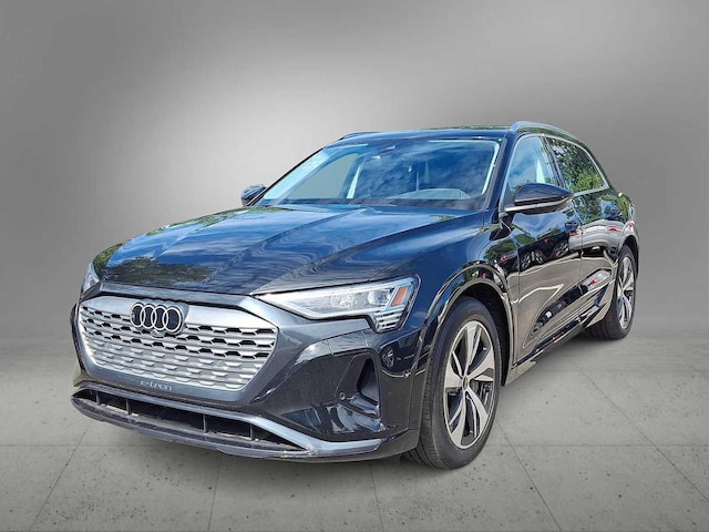 Photo of 2024 Audi Q8 e-tron