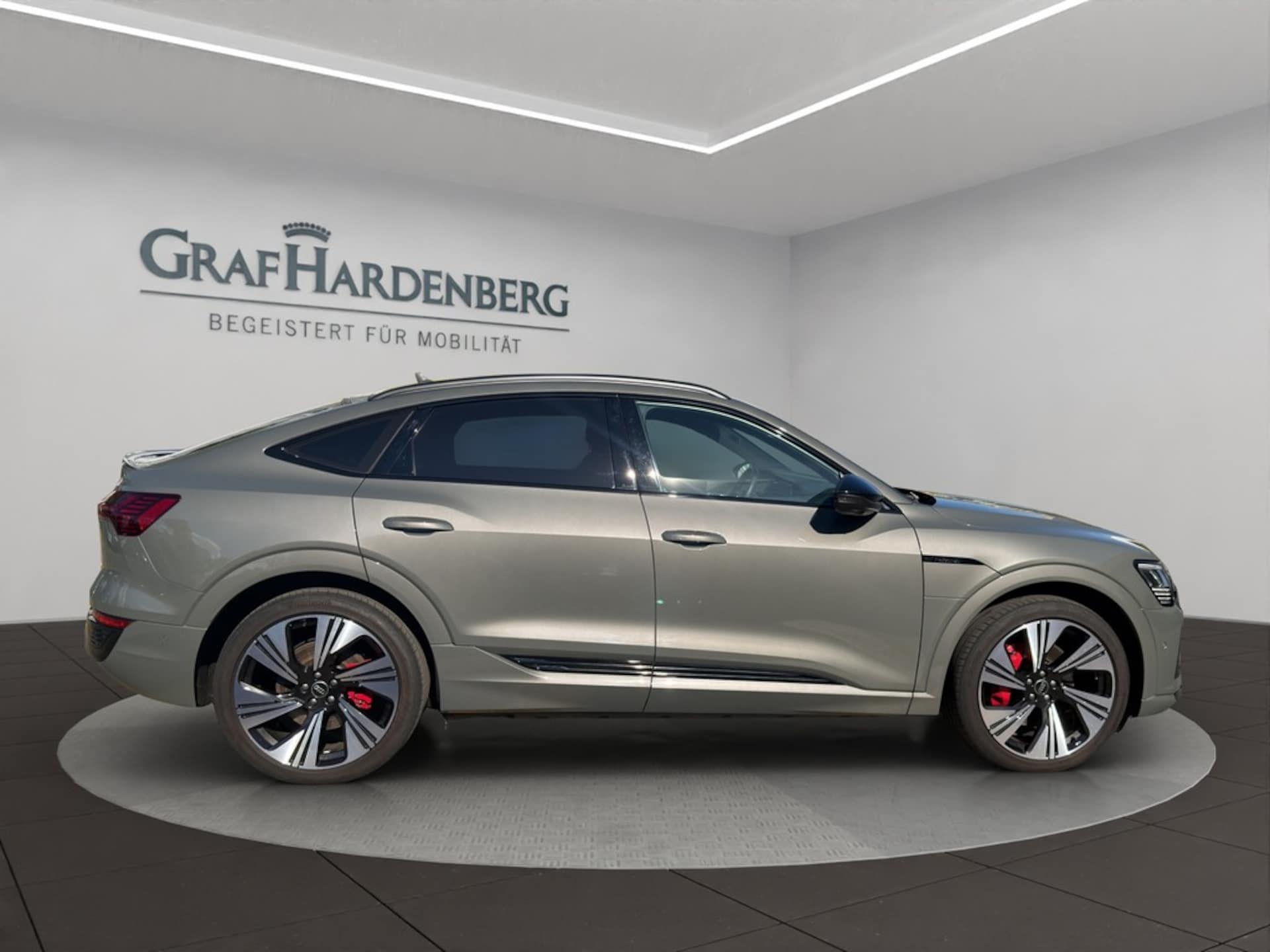 Audi Q8 Sportback e-tron S line