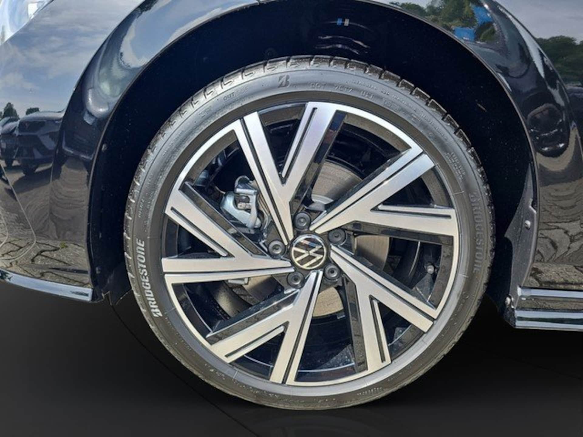 Volkswagen Golf Variant R-Line