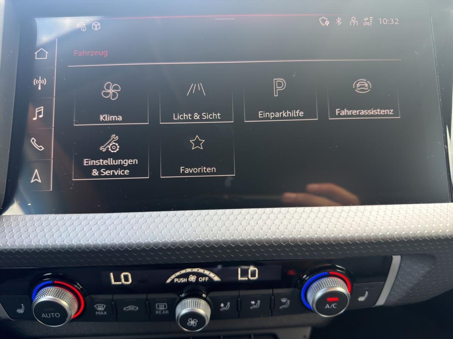 Bild über Audi A1 allstreet 30 TFSI Schaltgetriebe - für weitere Informationen kontaktieren Sie den Audi Partner