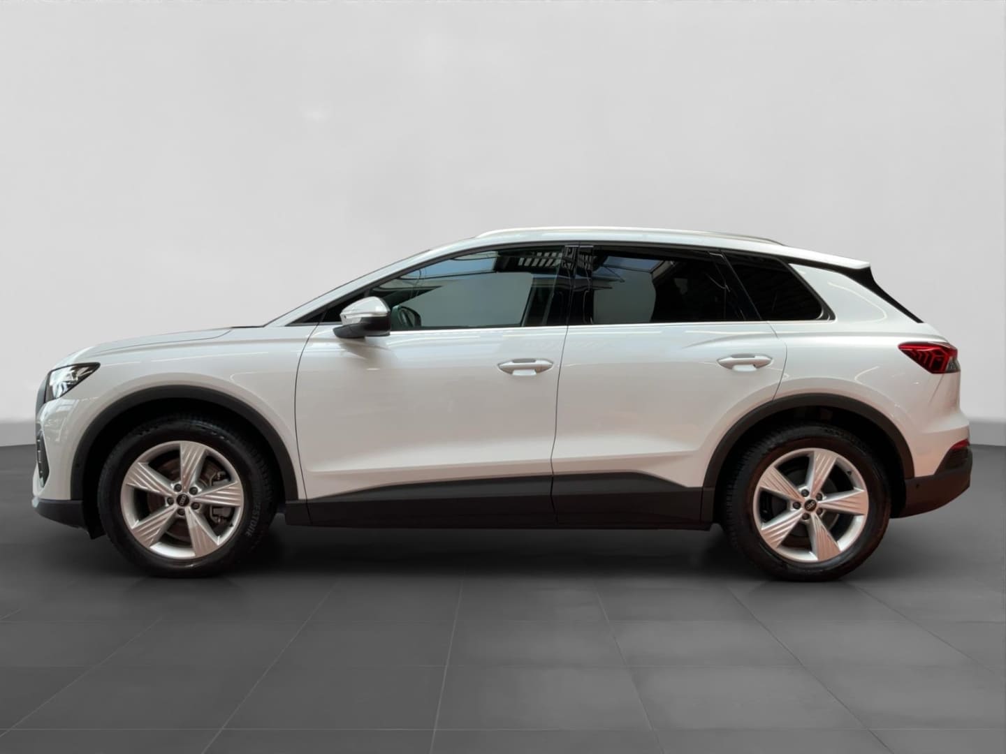 Bild über Audi Q4 e-tron 40 e-tron - für weitere Informationen kontaktieren Sie den Audi Partner