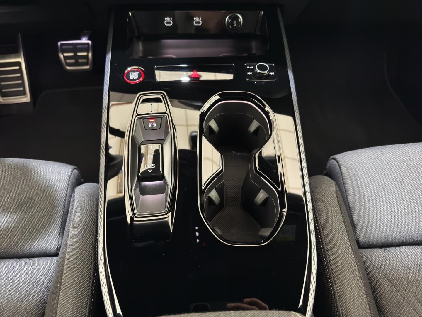 Bild über Audi A5 Avant TDI quattro 150 kW S tronic - für weitere Informationen kontaktieren Sie den Audi Partner