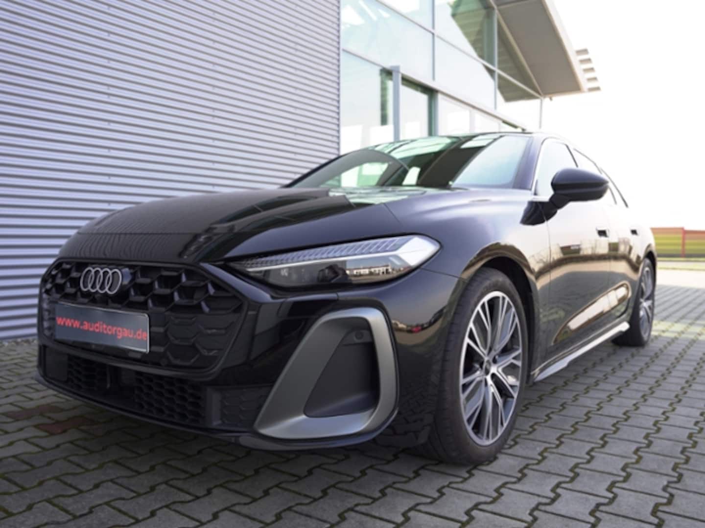 Bild über Audi A5 Avant TDI 150 kW S tronic - für weitere Informationen kontaktieren Sie den Audi Partner