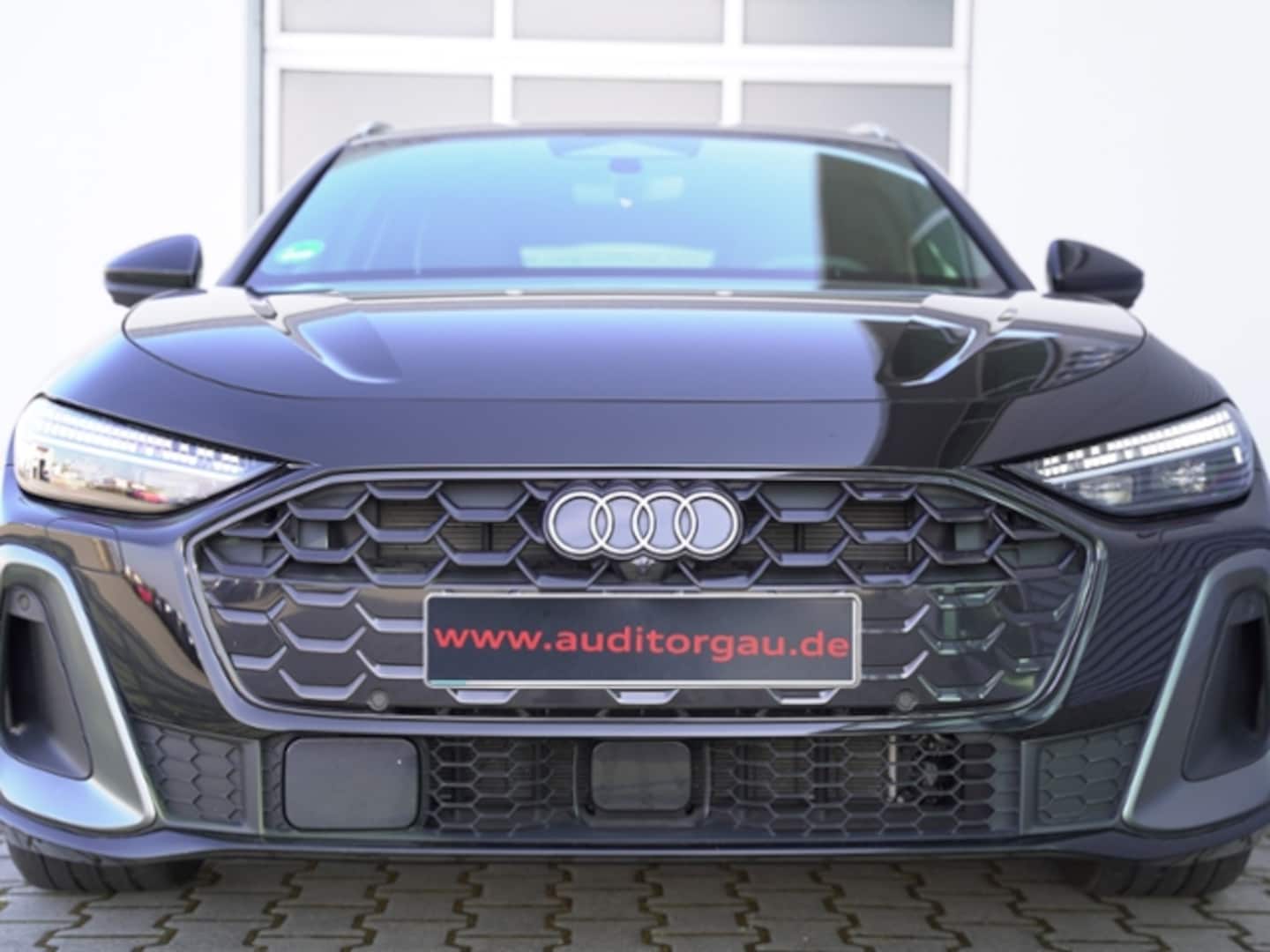Bild über Audi A5 Avant TDI 150 kW S tronic - für weitere Informationen kontaktieren Sie den Audi Partner