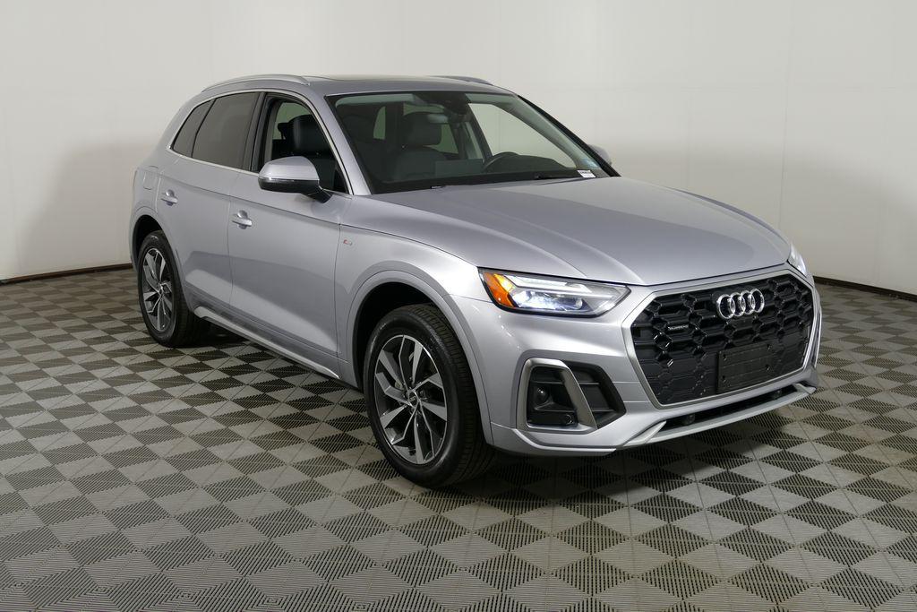 2022 Audi Q5 45 Premium Plus's photo