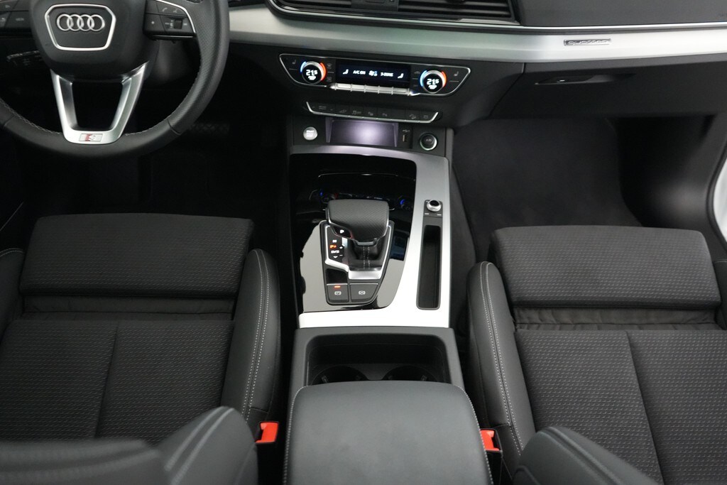 Image about Audi Q5 TFSI e S line 55 TFSI e quattro S tronic