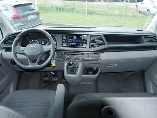 Volkswagen T6.1 Caravelle larger
