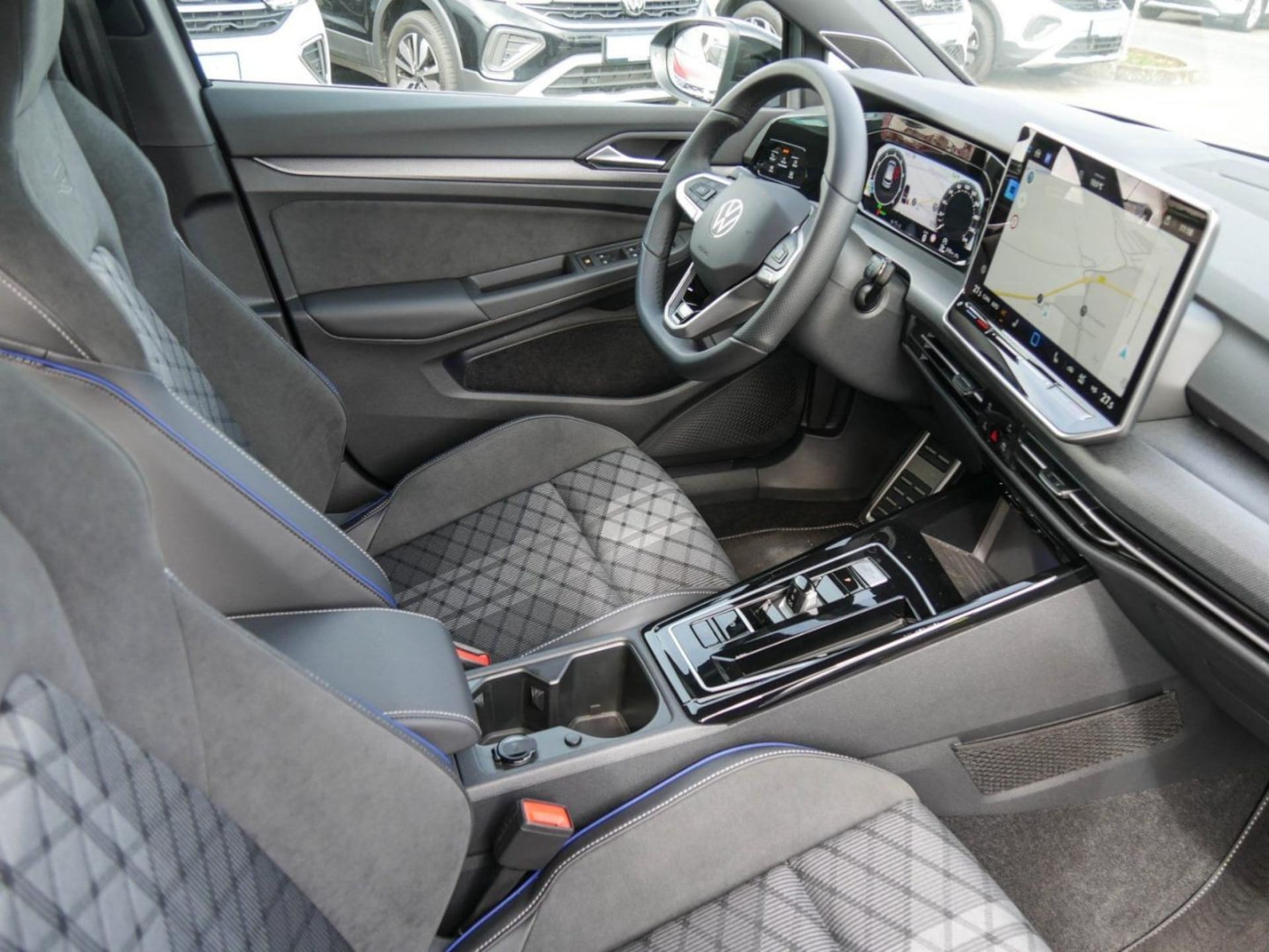 Volkswagen Golf R-Line