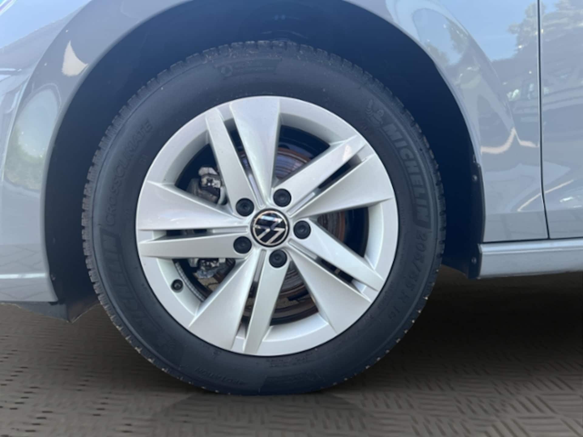 Volkswagen Golf Life