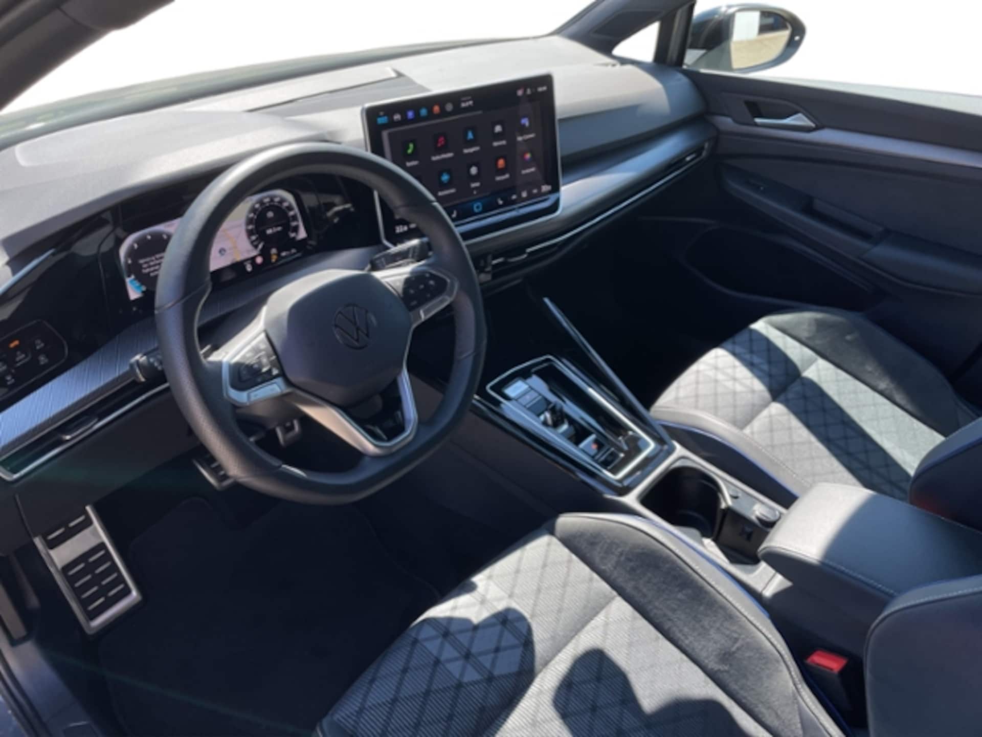 Volkswagen Golf R-Line