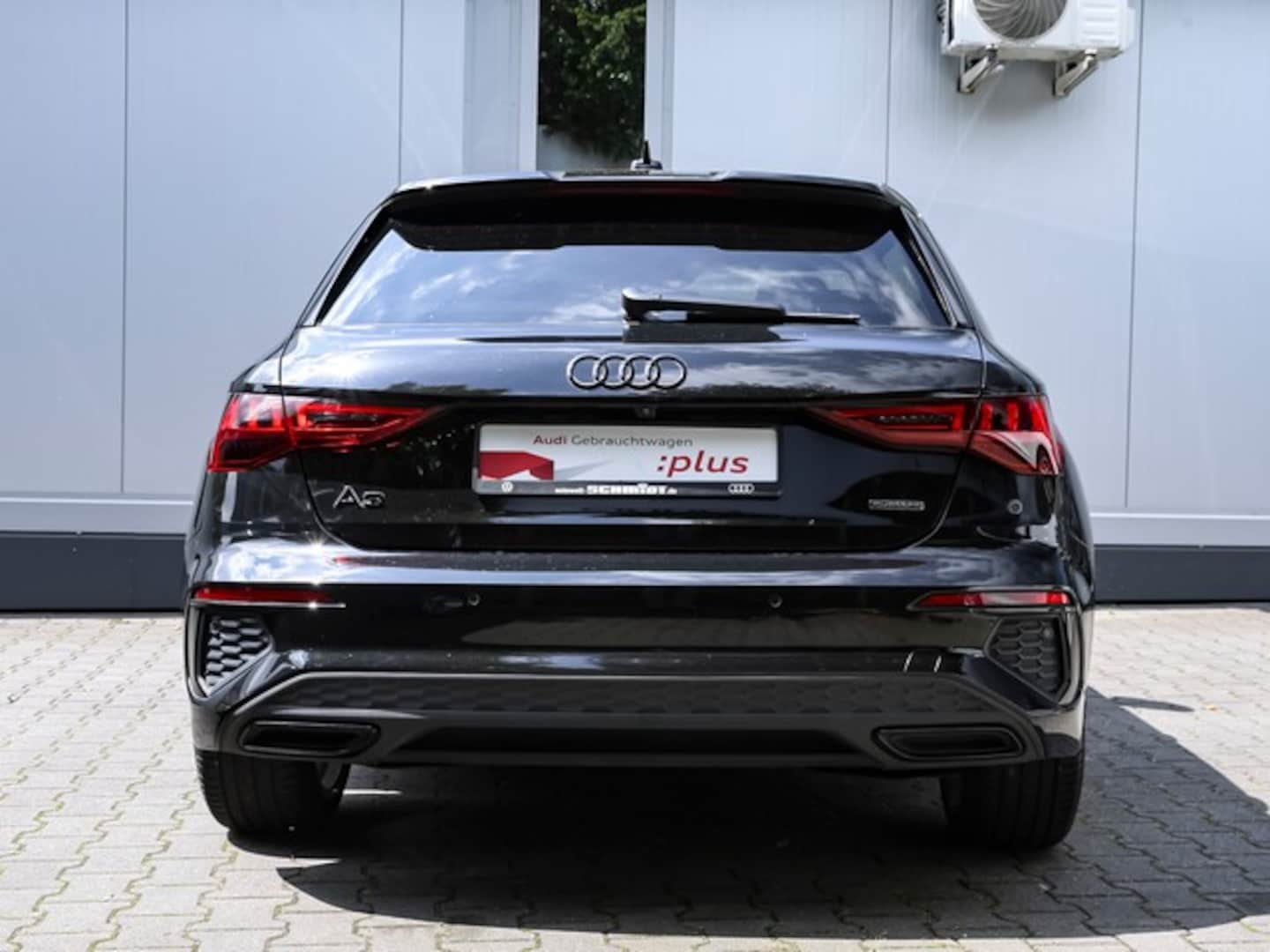 Bild über Audi A3 Sportback S line 40 TFSI quattro S tronic - für weitere Informationen kontaktieren Sie den Audi Partner