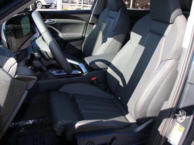 2025 AUDI Q5 - Image 11