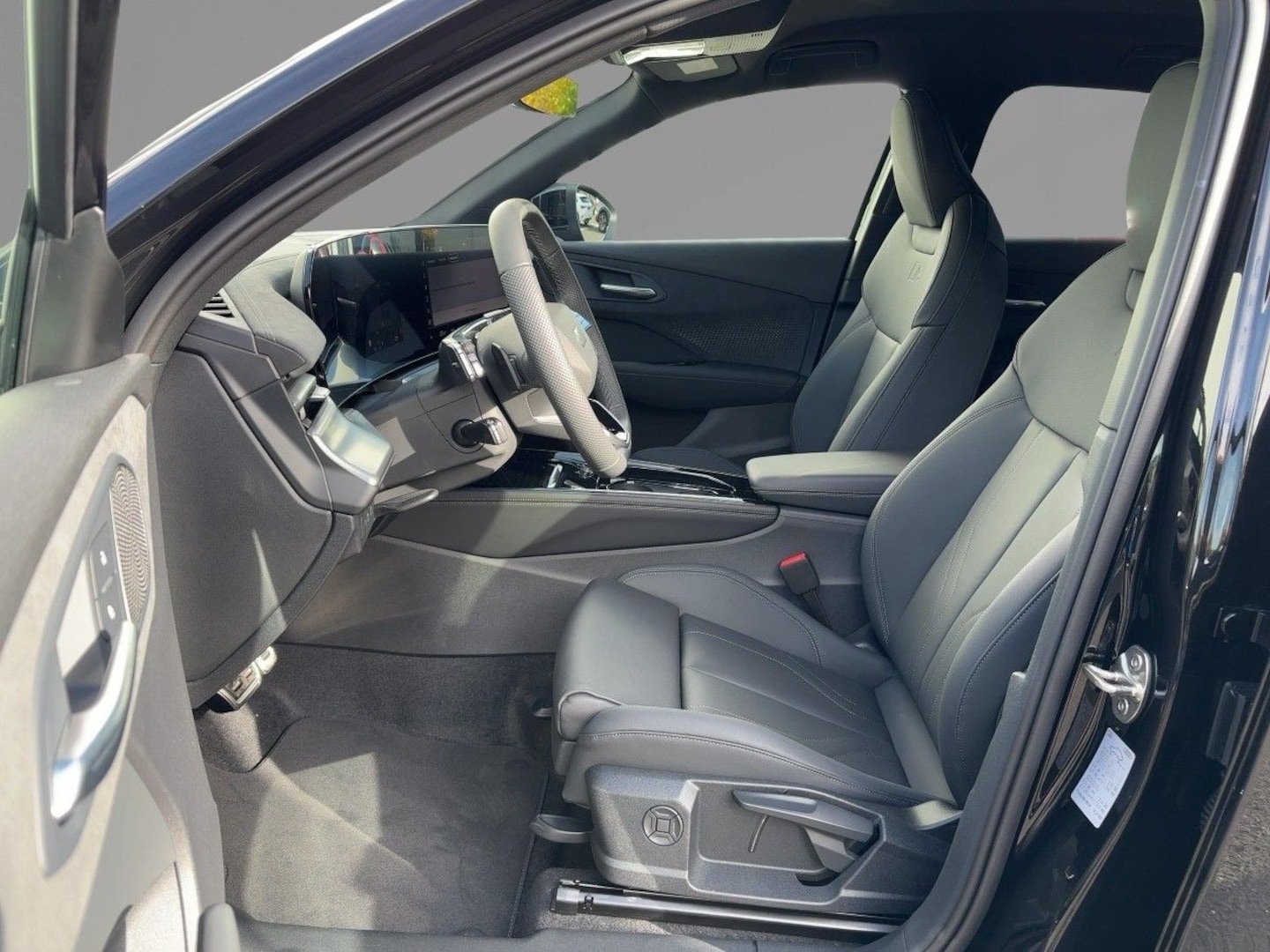 Bild über Audi Q3 SUV TFSI quattro 195 kW S tronic - für weitere Informationen kontaktieren Sie den Audi Partner
