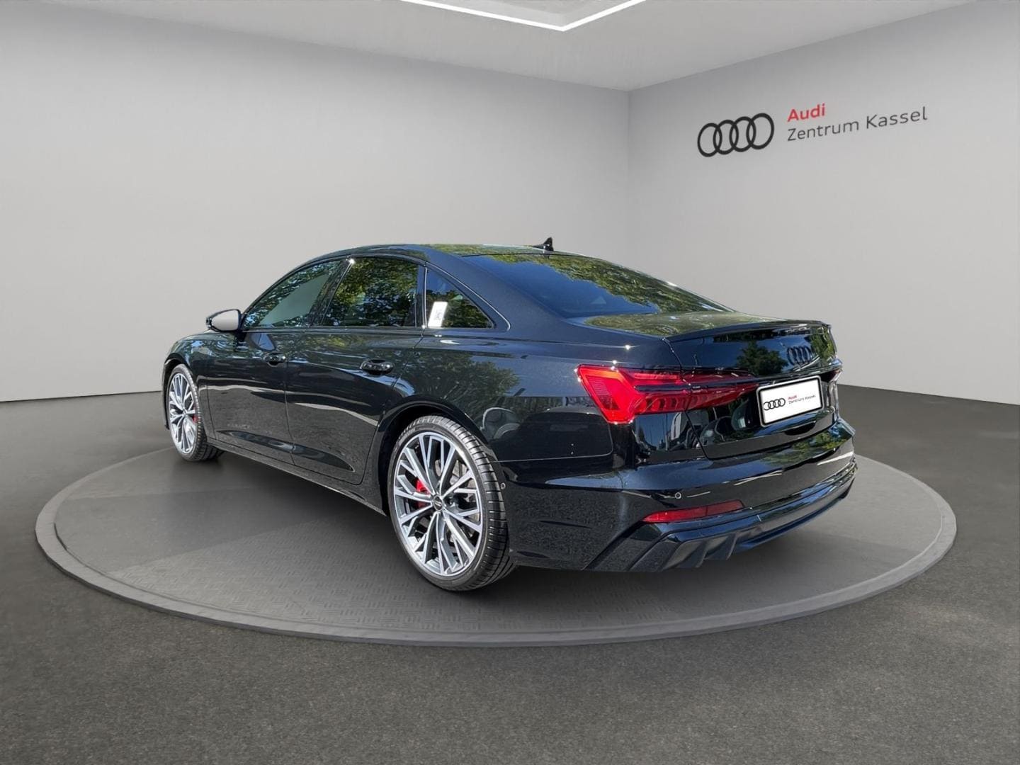 Bild über Audi S6 Limousine TDI quattro tiptronic - für weitere Informationen kontaktieren Sie den Audi Partner