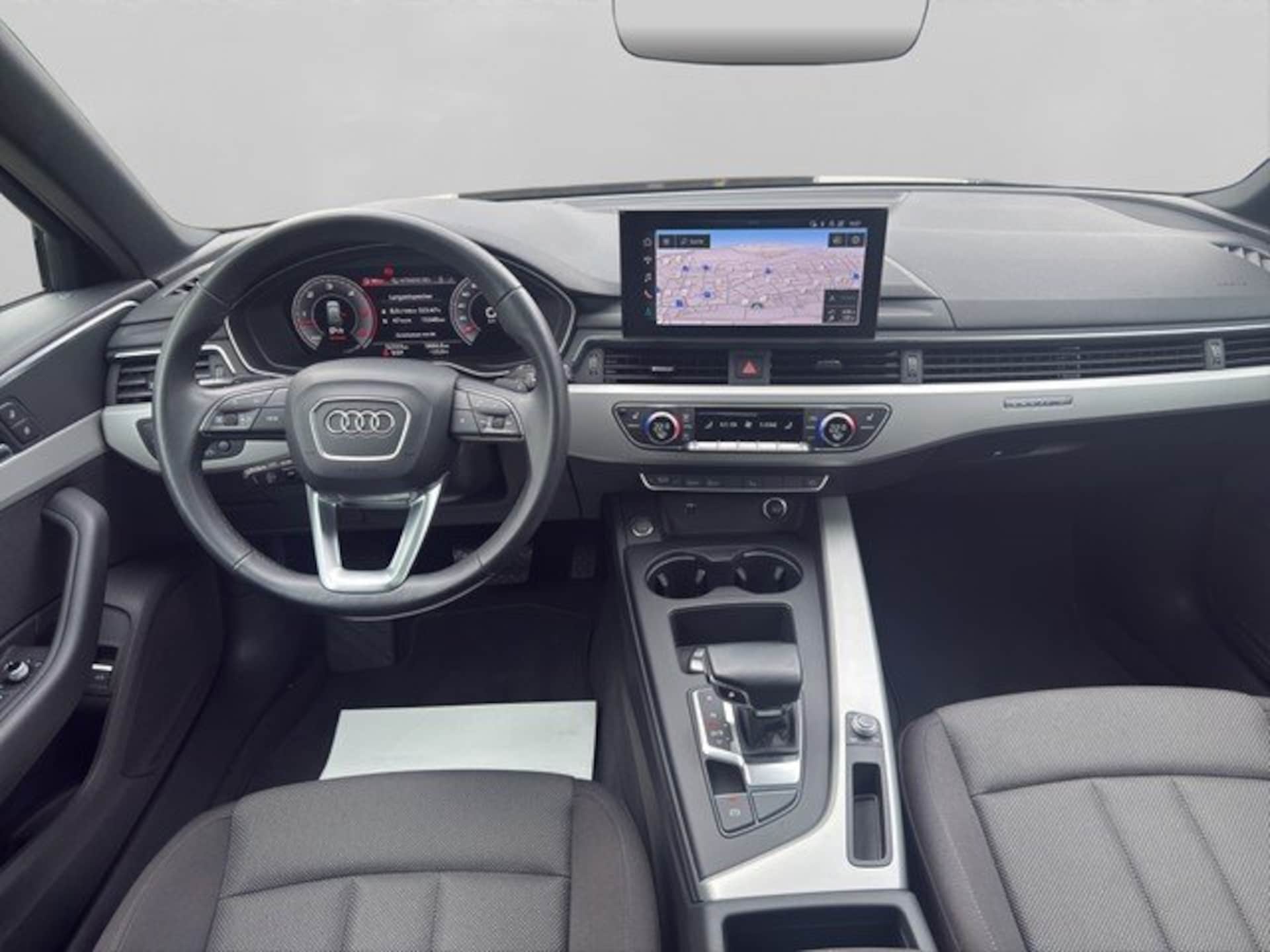 Audi A4 Avant S line