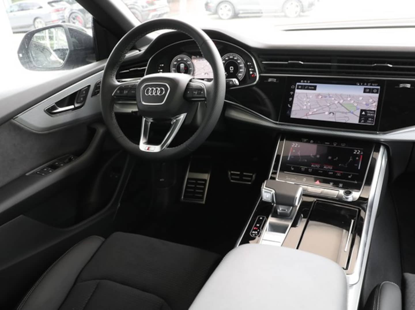 Bild über Audi Q8 SUV TFSI e TFSI e quattro 360 kW tiptronic - für weitere Informationen kontaktieren Sie den Audi Partner
