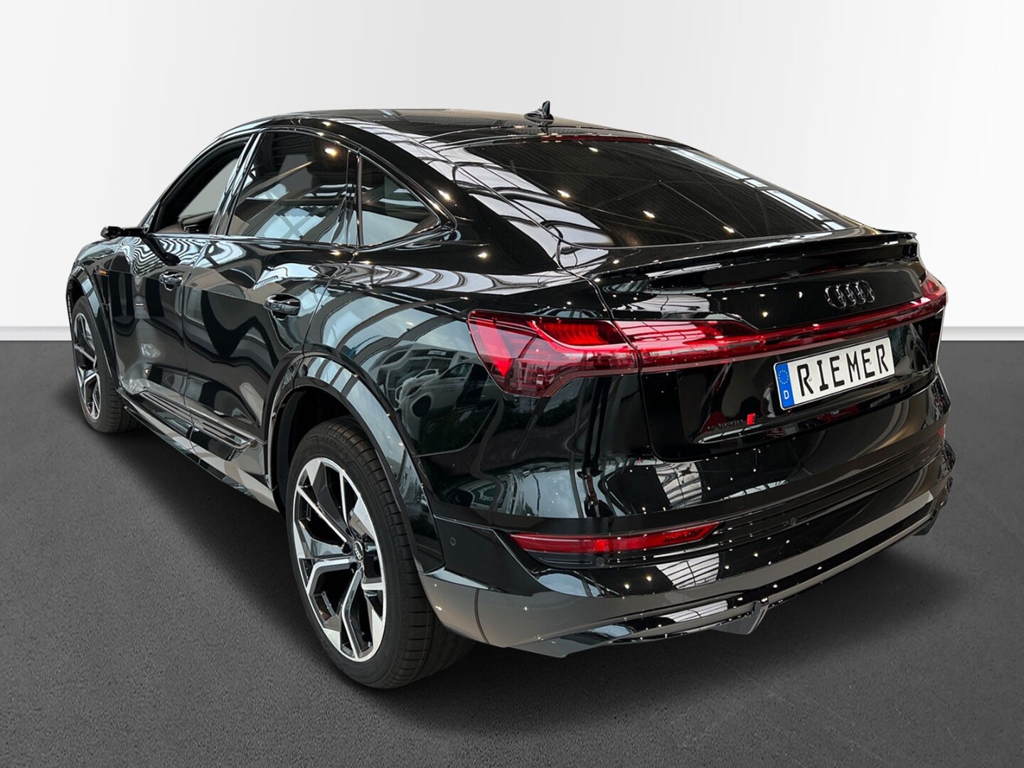 Image about Audi e-tron S Sportback S e-tron quattro