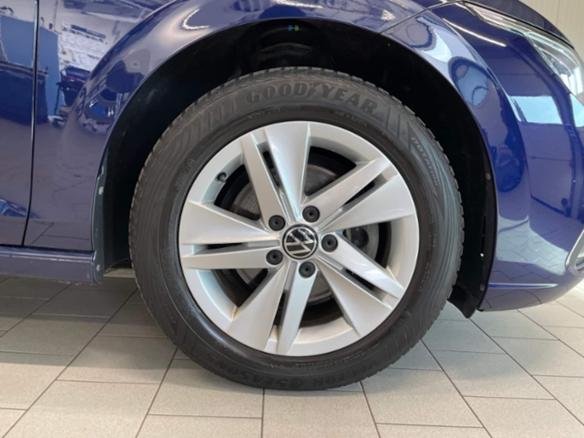 Volkswagen Golf Life