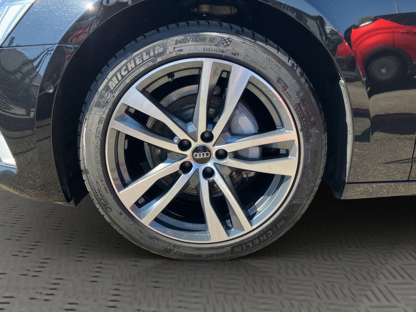 Bild über Audi A6 Avant advanced 40 TDI quattro S tronic - für weitere Informationen kontaktieren Sie den Audi Partner