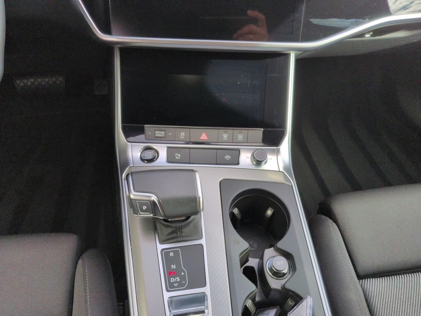 Bild über Audi A6 Avant advanced 40 TDI quattro S tronic - für weitere Informationen kontaktieren Sie den Audi Partner