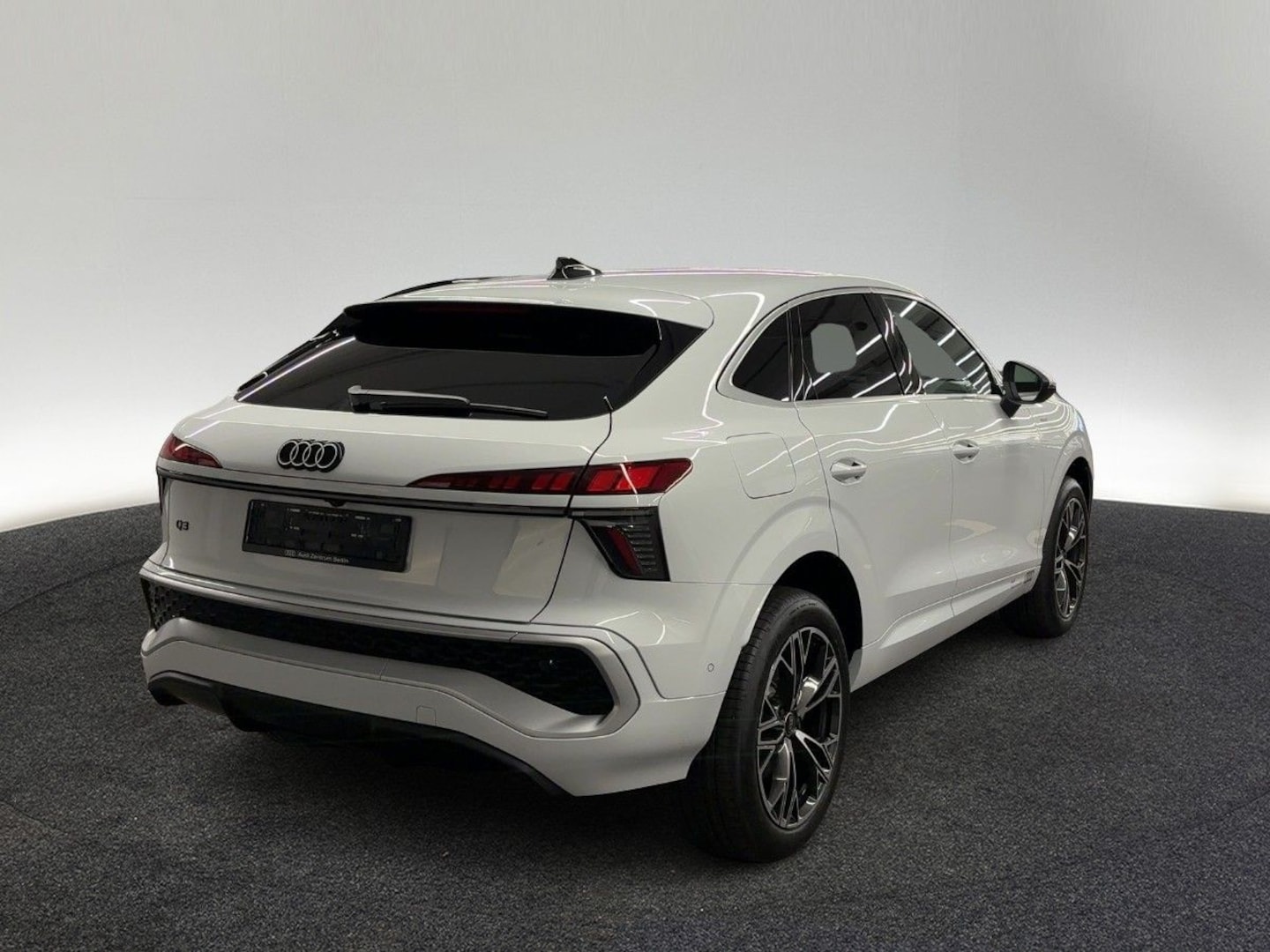 Bild über Audi Q3 Sportback e-hybrid e-hybrid 200 kW S tronic - für weitere Informationen kontaktieren Sie den Audi Partner