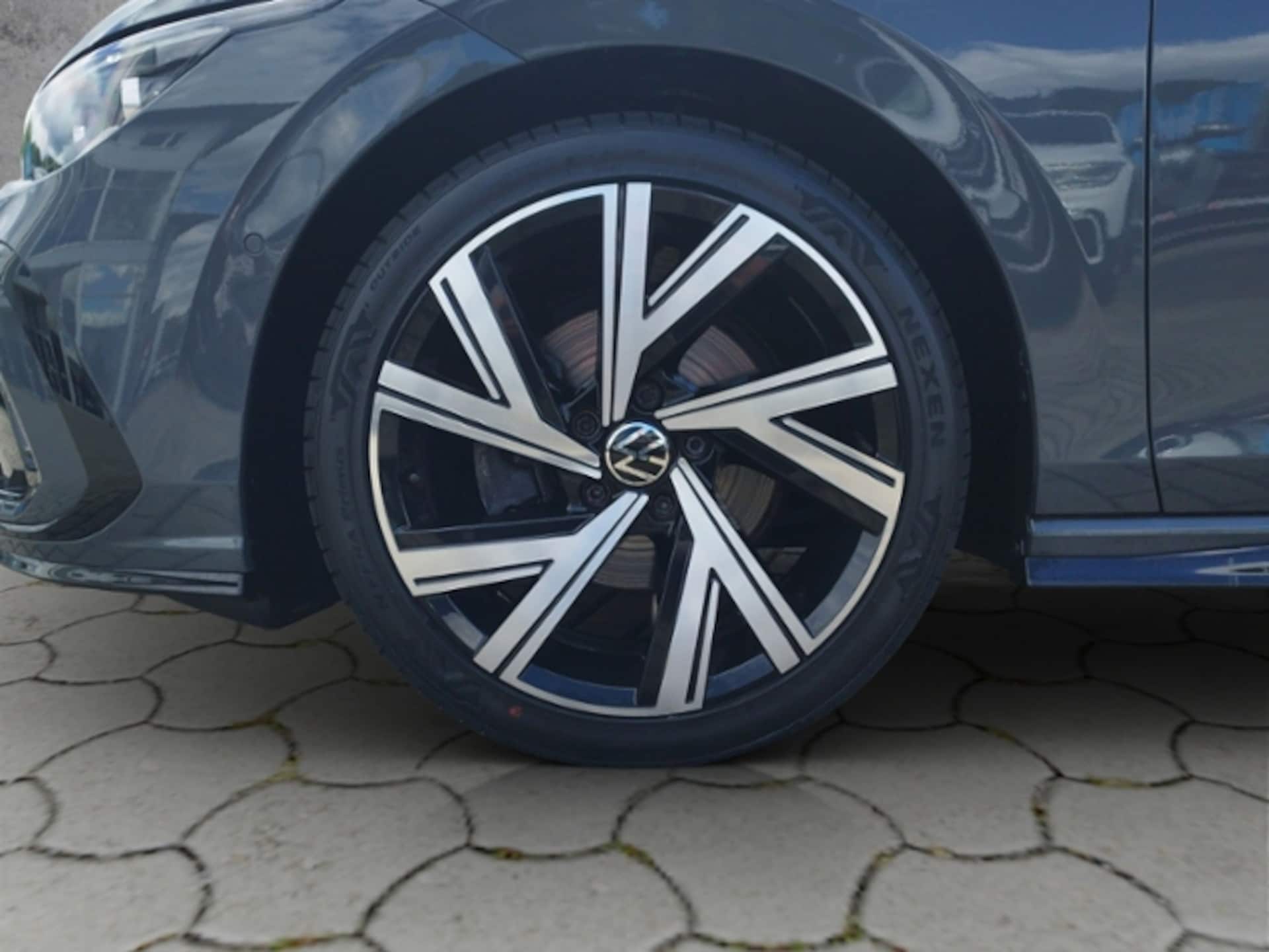 Volkswagen Golf Variant R-Line