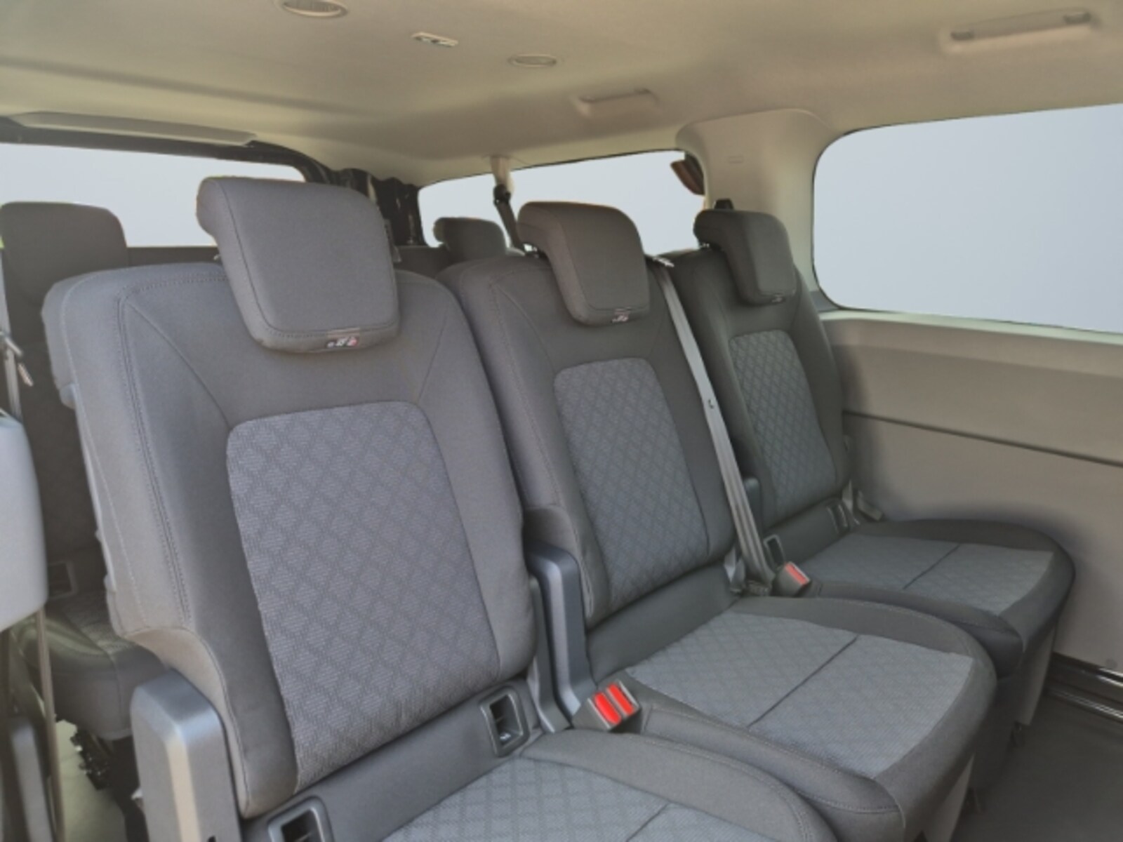 Volkswagen Transporter Kombi langer Radstand – Bild 12