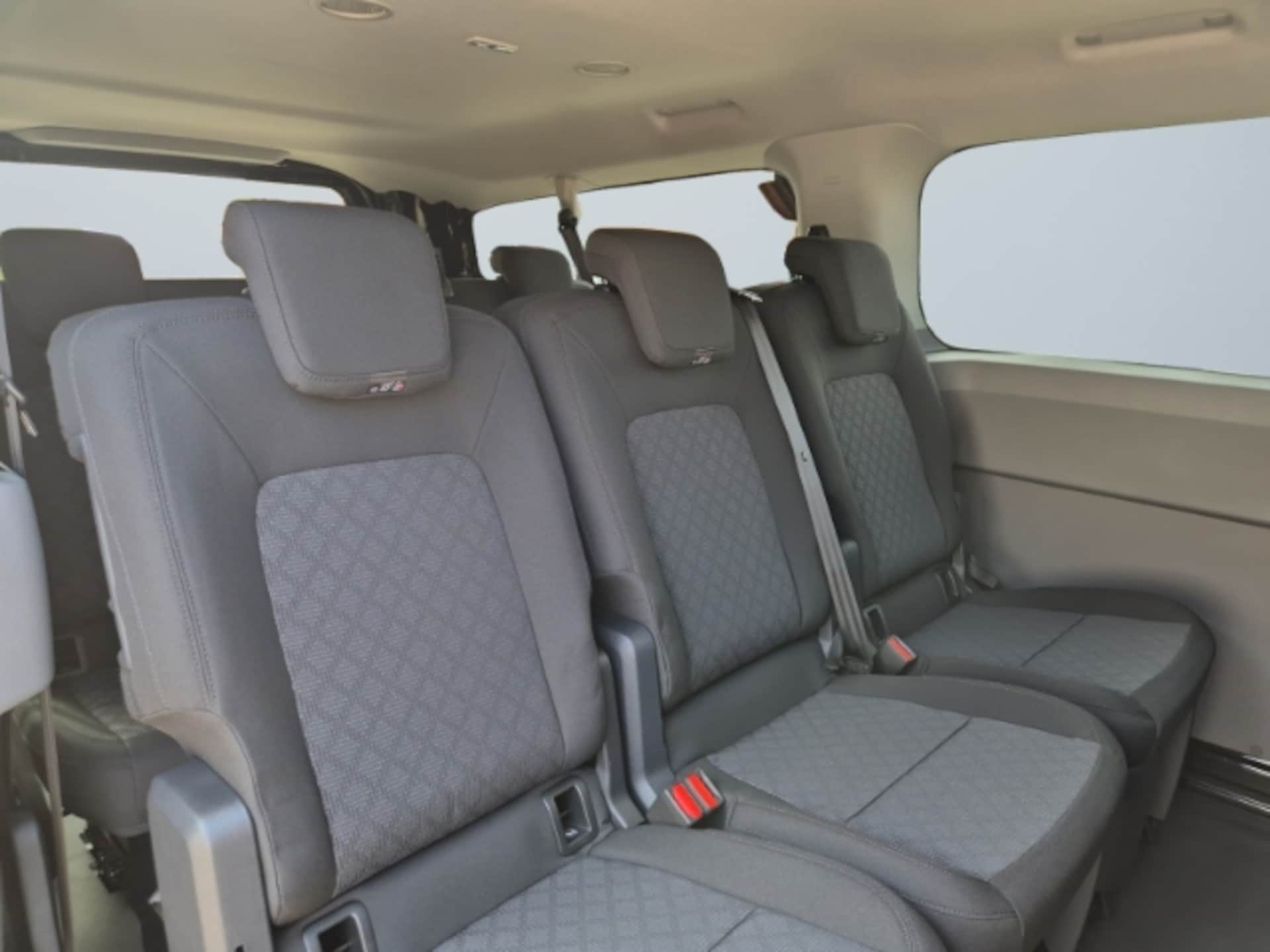 Volkswagen Transporter Kombi langer Radstand