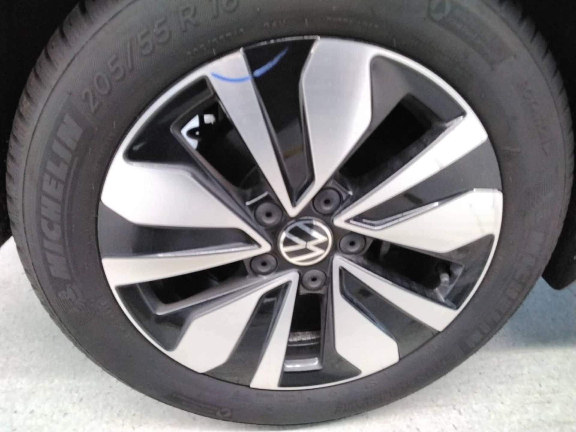 Volkswagen Golf Life