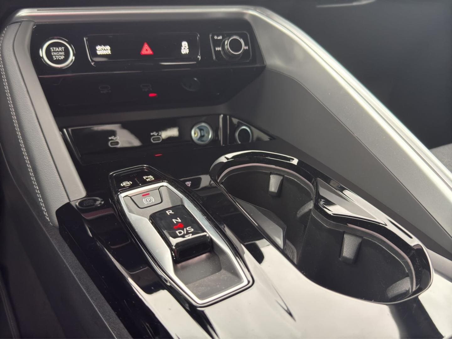 Bild über Audi Q5 SUV TFSI 150 kW S tronic - für weitere Informationen kontaktieren Sie den Audi Partner