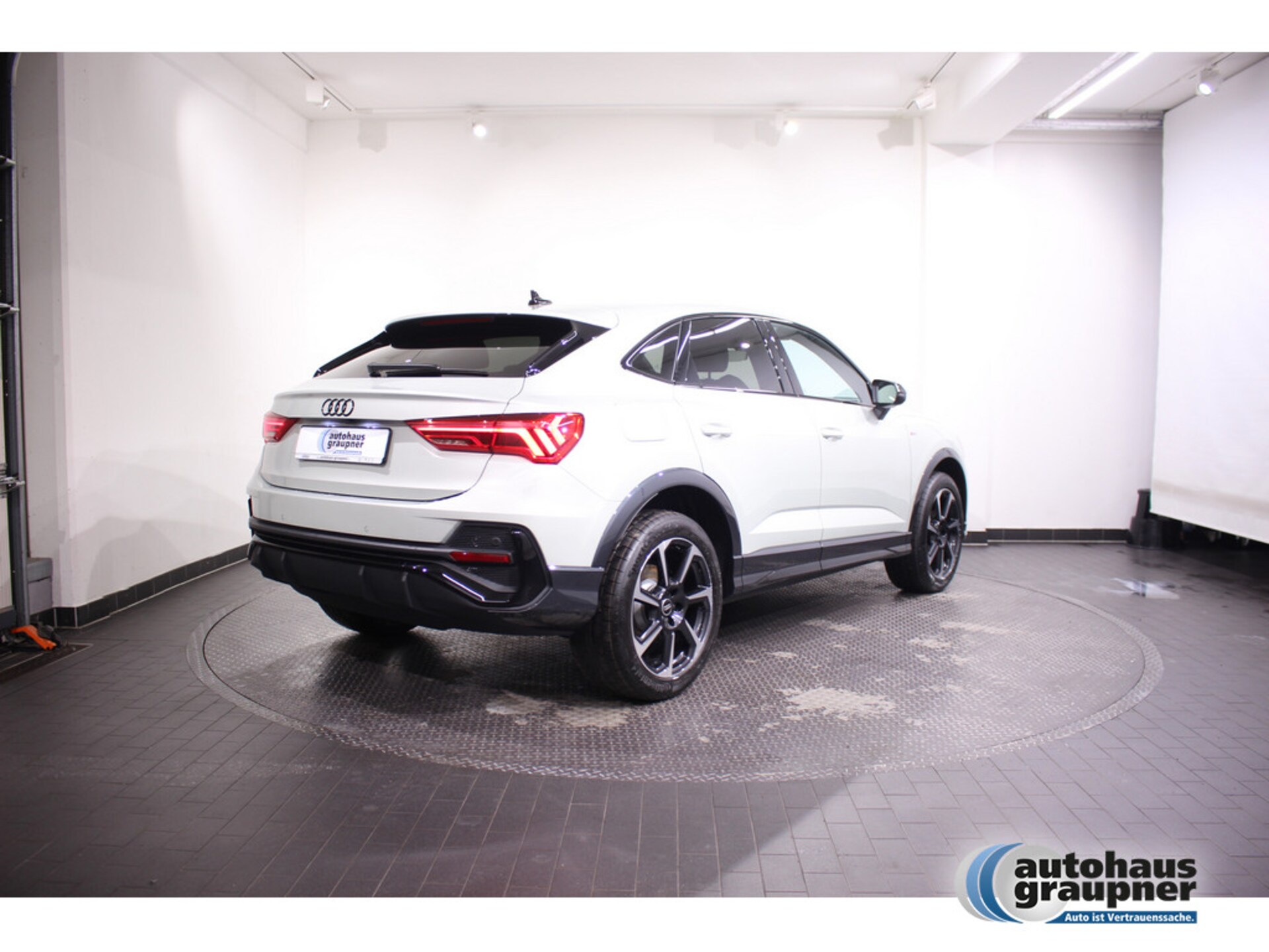 Audi Q3 Sportback S line