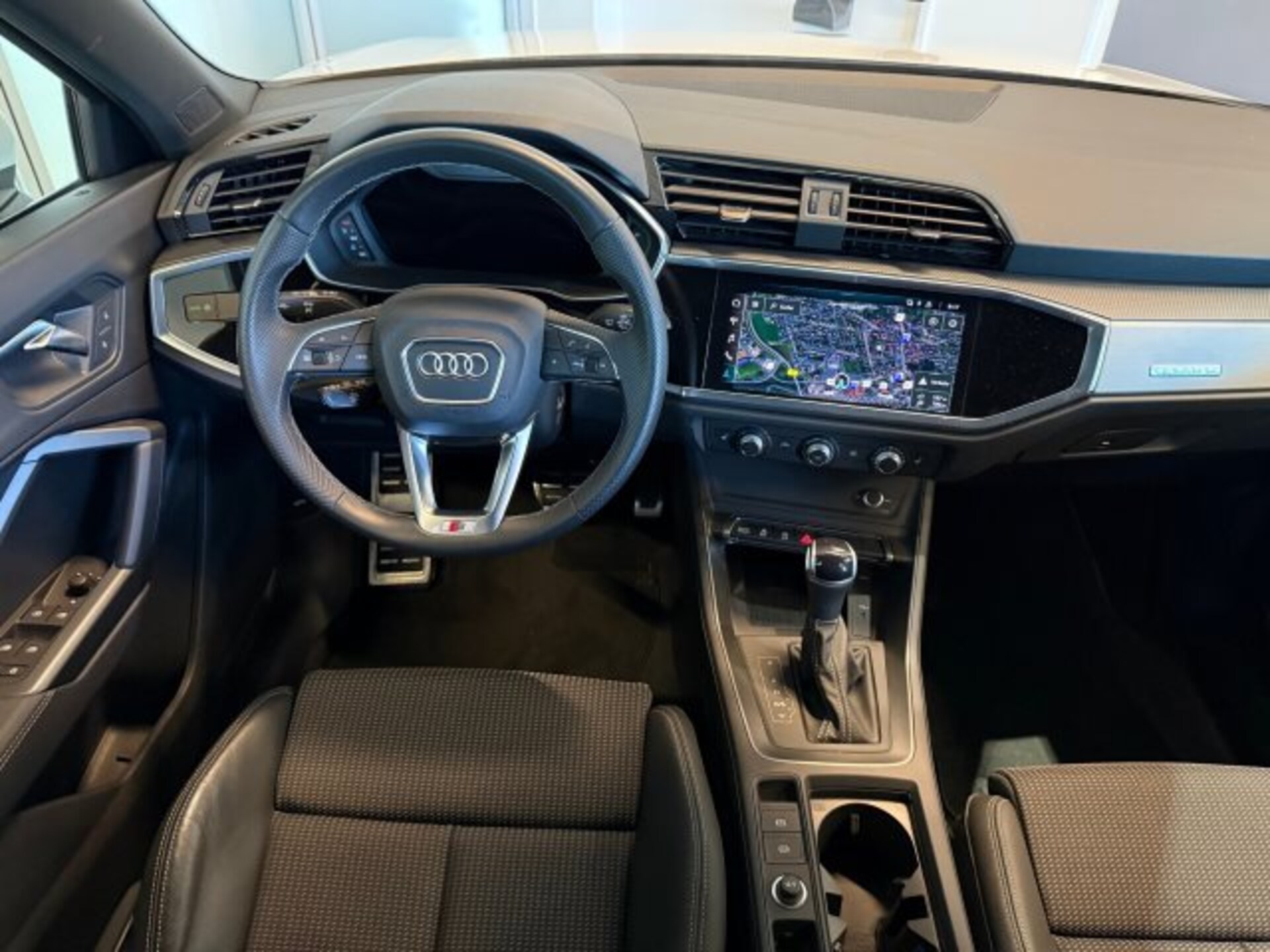 Audi Q3 Sportback S line