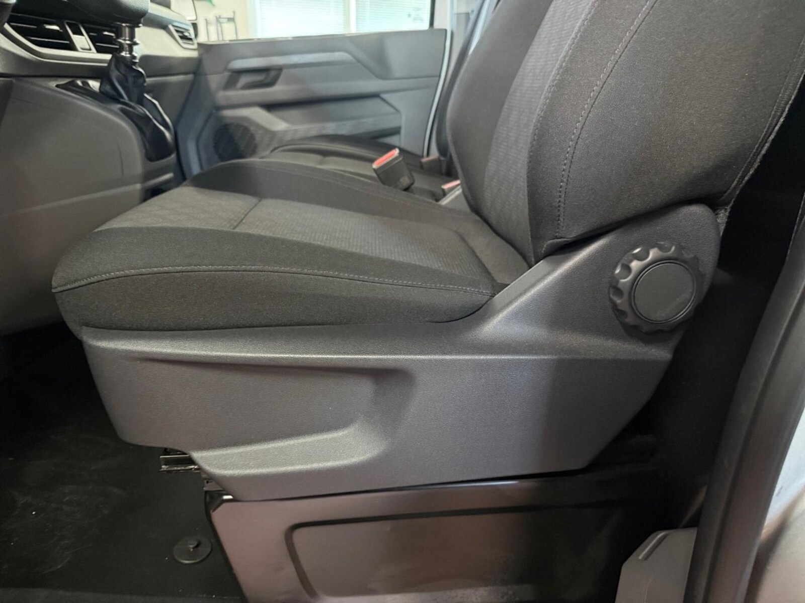 Volkswagen Transporter Kasten kurzer Radstand – Bild 19