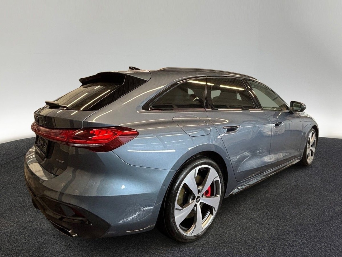 Bild über Audi A5 Avant e-hybrid e-hybrid quattro 270 kW S tronic - für weitere Informationen kontaktieren Sie den Audi Partner