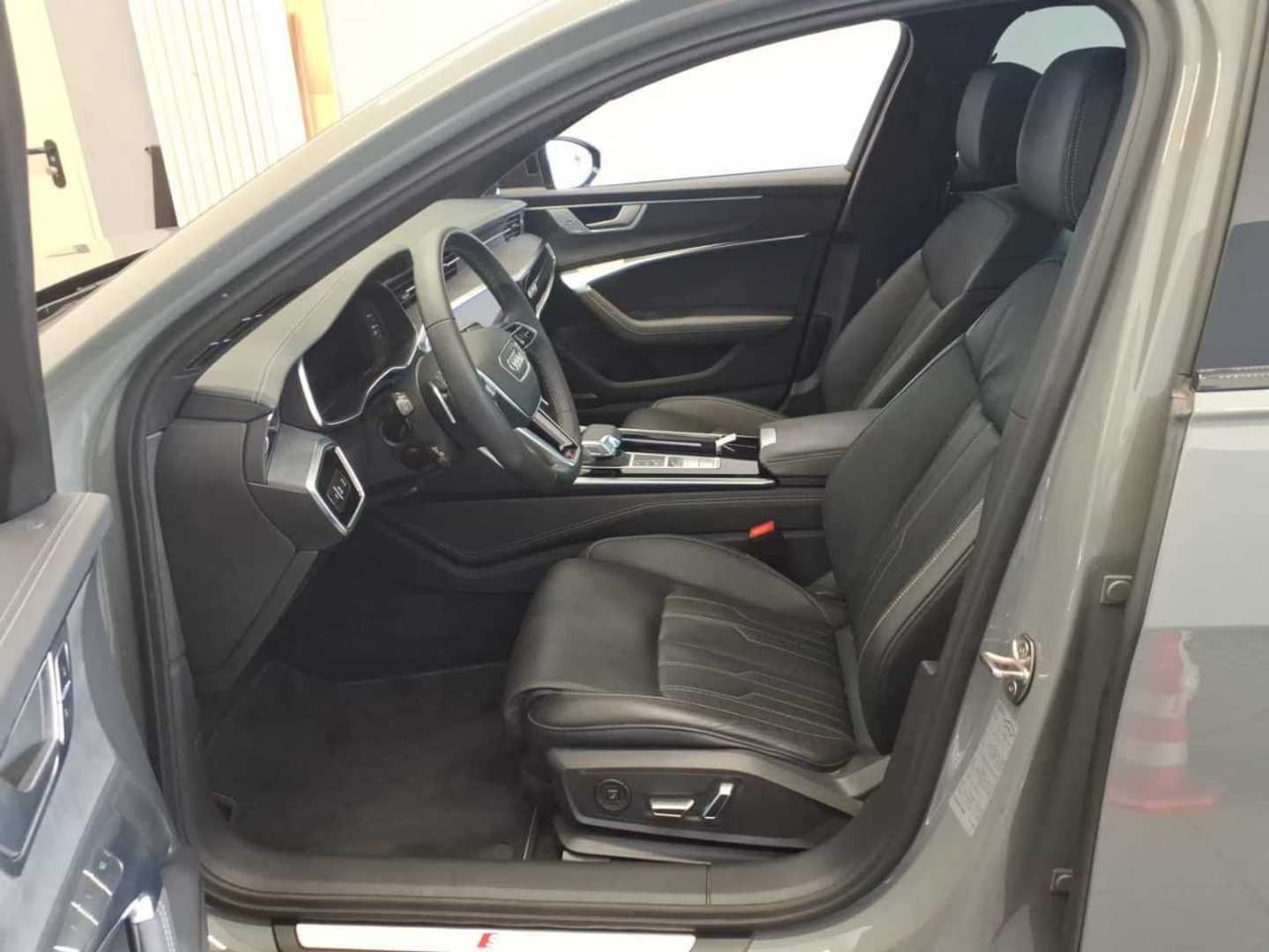 Bild über Audi S6 Limousine TDI quattro tiptronic - für weitere Informationen kontaktieren Sie den Audi Partner
