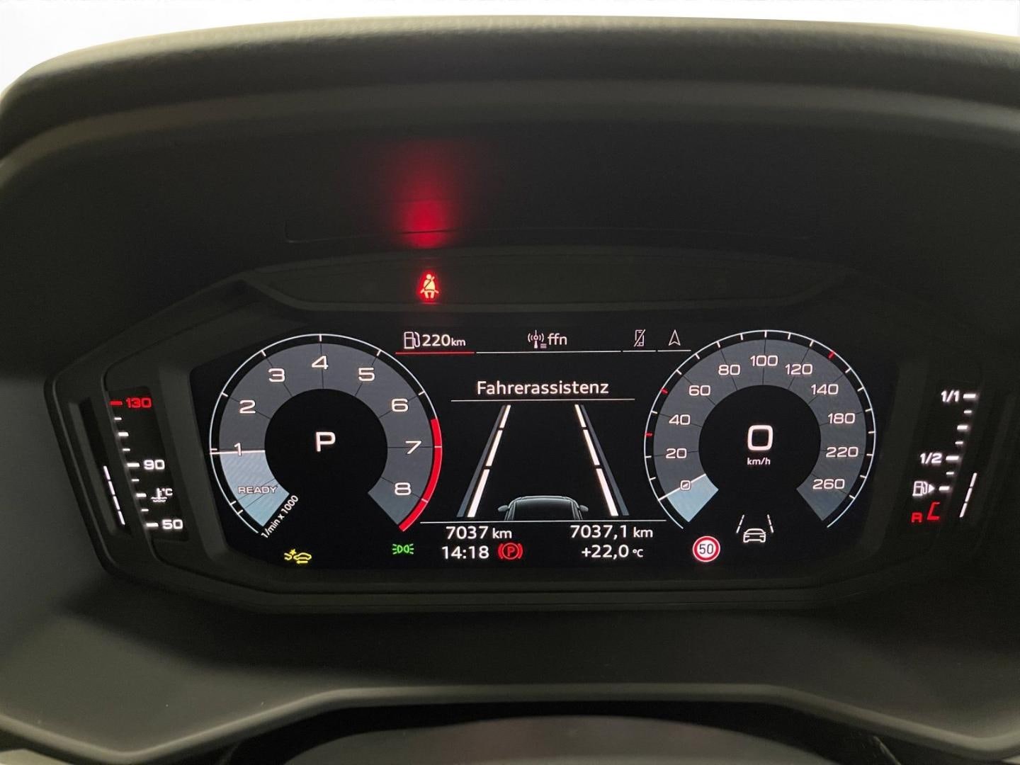 Bild über Audi A1 allstreet 35 TFSI S tronic - für weitere Informationen kontaktieren Sie den Audi Partner