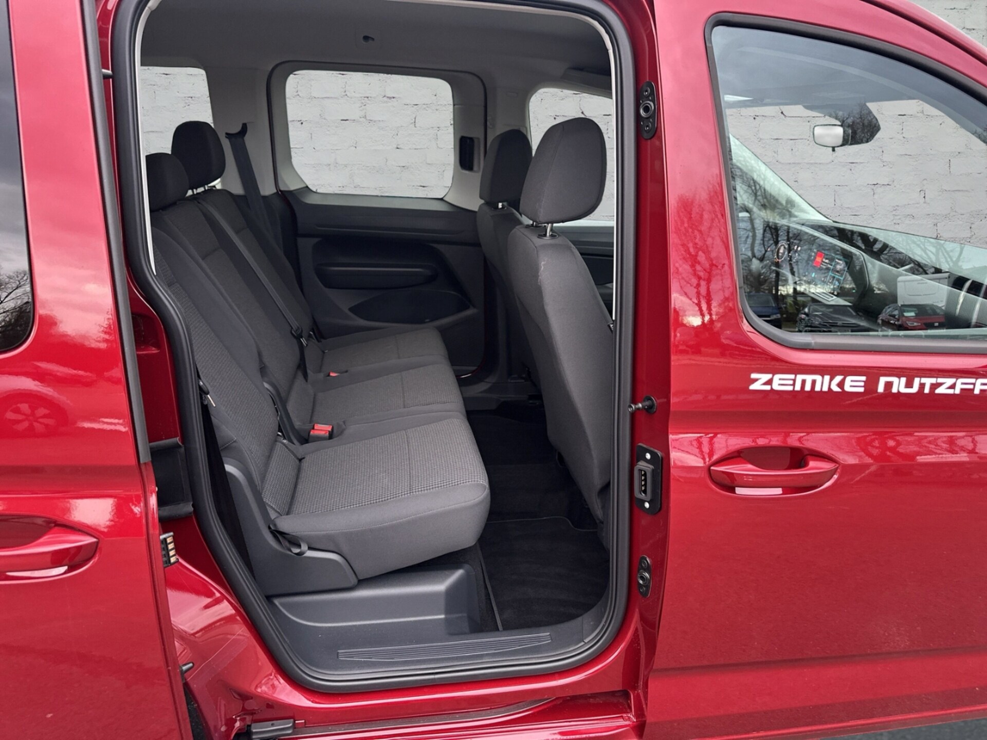 Volkswagen Caddy Basis-Modell