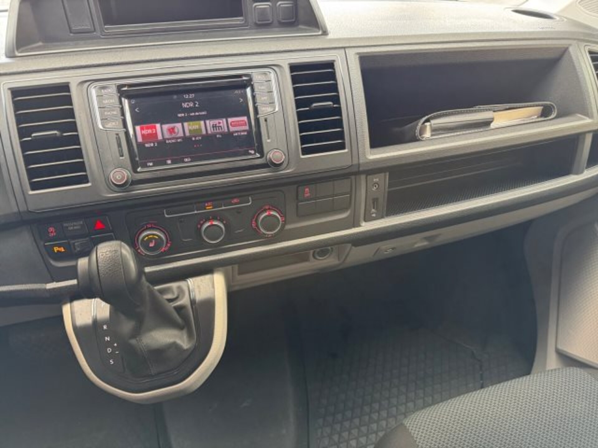 Volkswagen T6 Transporter Kasten langer Radstand