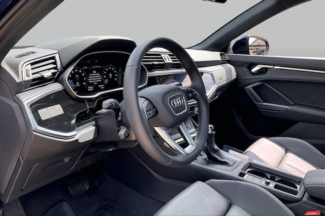 2025 Audi Q3 S Line Premium - Photo 17