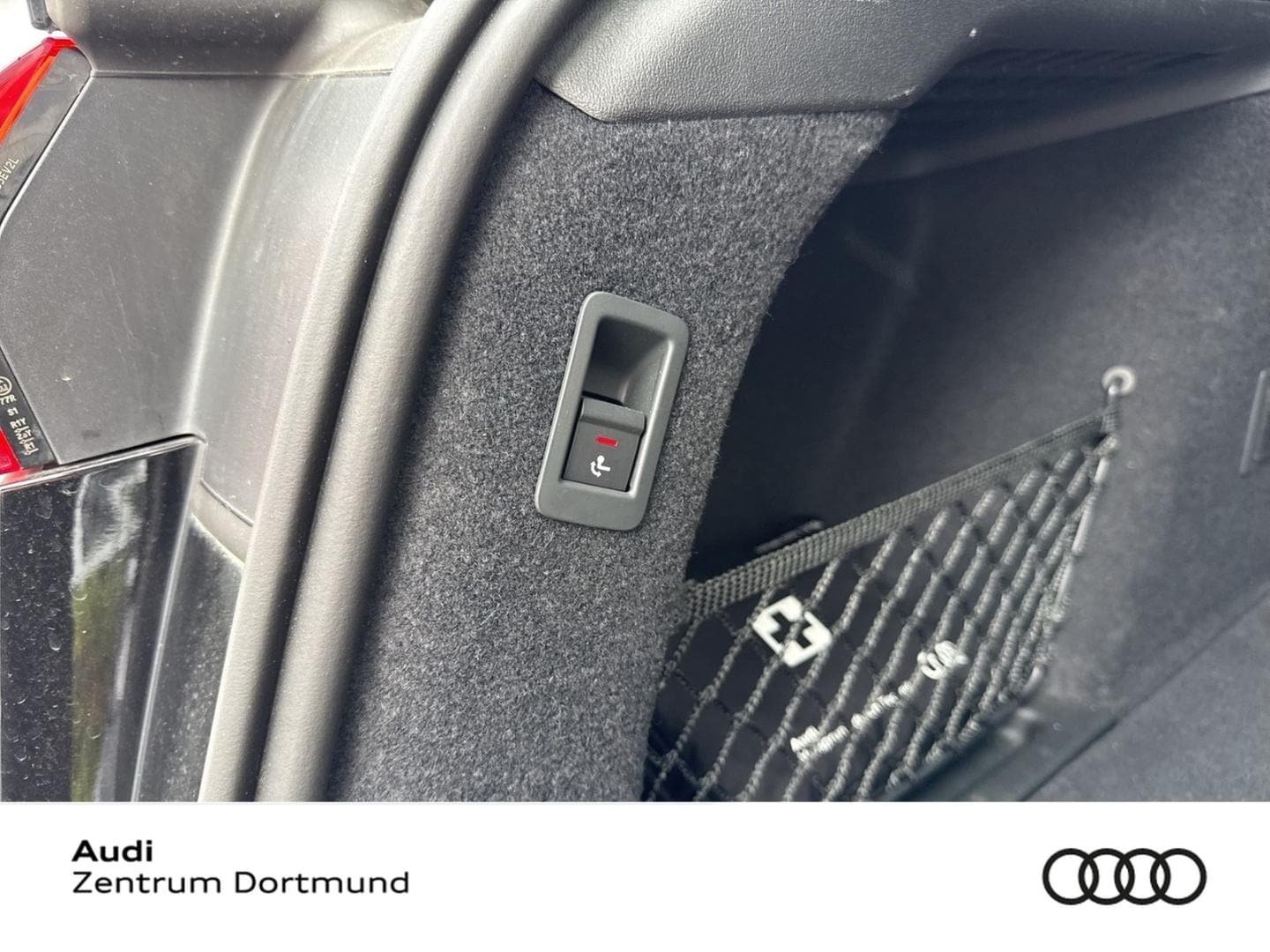 Bild über Audi A6 Avant e-tron e-tron - für weitere Informationen kontaktieren Sie den Audi Partner